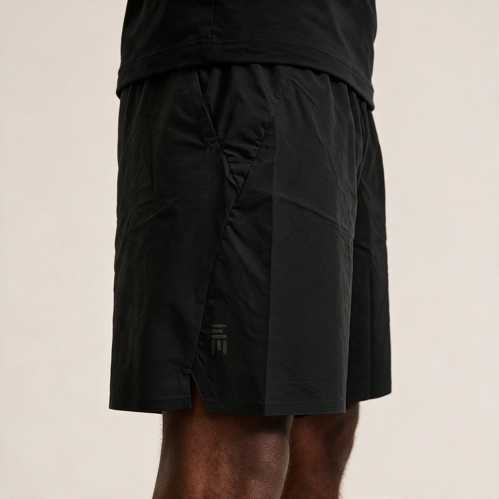 Via Light Shorts in Black, Bild 2